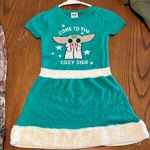 Star Wars Green and White A-line Casual Short Sleeve Crew Neck Top